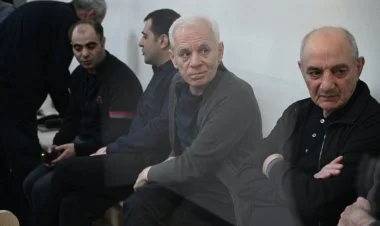 "Başıma yumruqla, avtomatın qundağı ilə vururdu"