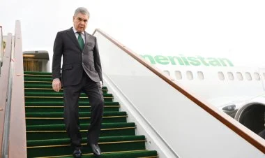 Qurbanqulu Berdiməhəmmədov Azərbaycanda səfərdədir FOTO