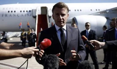 Fransa prezidentinin vəzifəsini tərk etmək niyyəti yoxdur