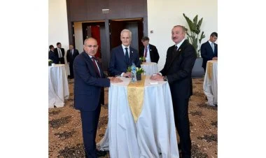 İlham Əliyev Misirdə Nikol Paşinyanla ayaqüstü görüş keçirib