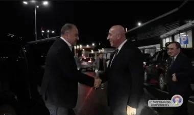 Gürcüstanın müdafiə naziri Ermənistana rəsmi səfərə gəlib