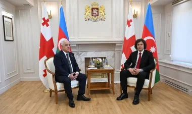 Əli Əsədov Tbilisidə İrakli Kobaxidze ilə görüşüb