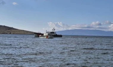 Türkiyədə qaçaq miqrantları daşıyan qayıq batıb: 14 ölü