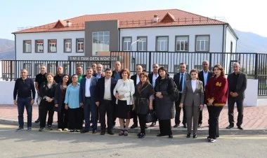 Xocalı məktəbinin məzunları 36 il sonra görüşüblər