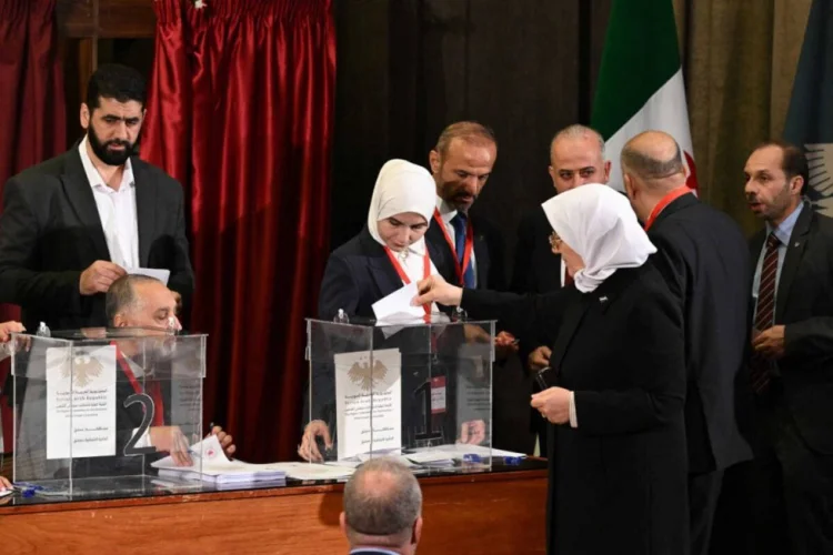 Suriyada Əsədin devrilməsindən sonra ilk seçkilər keçirilib