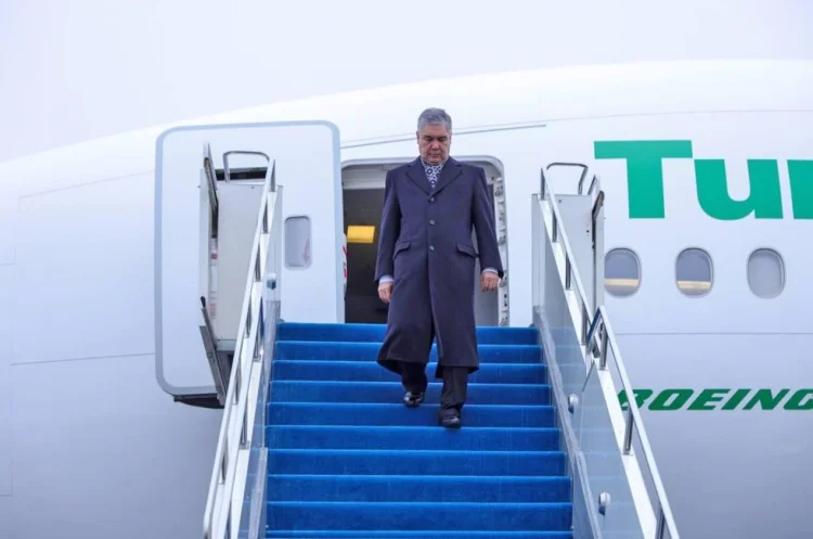 Qurbanqulu Berdiməhəmmədov Azərbaycana səfərə gəlir