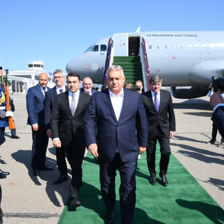 Viktor Orban Qəbələdə səfərdədir FOTO