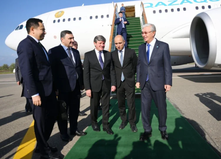 Qazaxıstan Prezidenti Kasım-Jomart Tokayev Azərbaycana gəlib