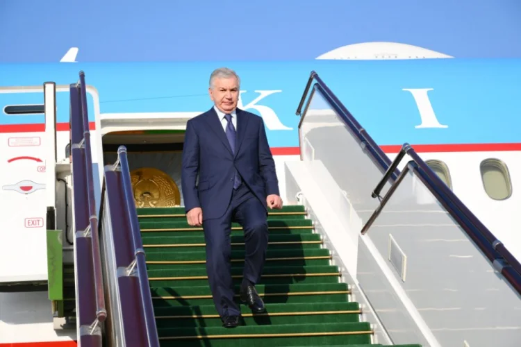 Özbəkistan Prezidenti Şavkat Mirziyoyev Azərbaycana gəlib