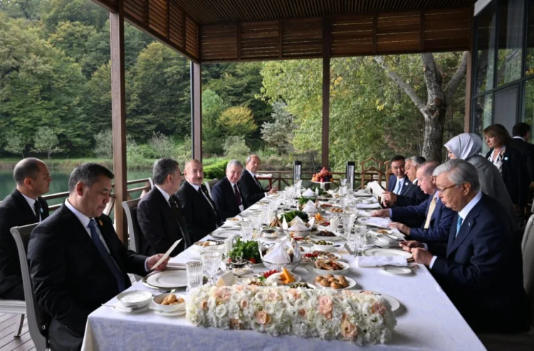Qəbələdə TDT liderləeinə rəsmi nahar verilib FOTO