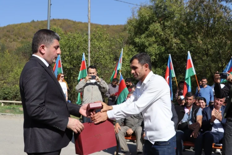 Vəngli kəndində 28 ailəyə evlərinin açarları təqdim olunub