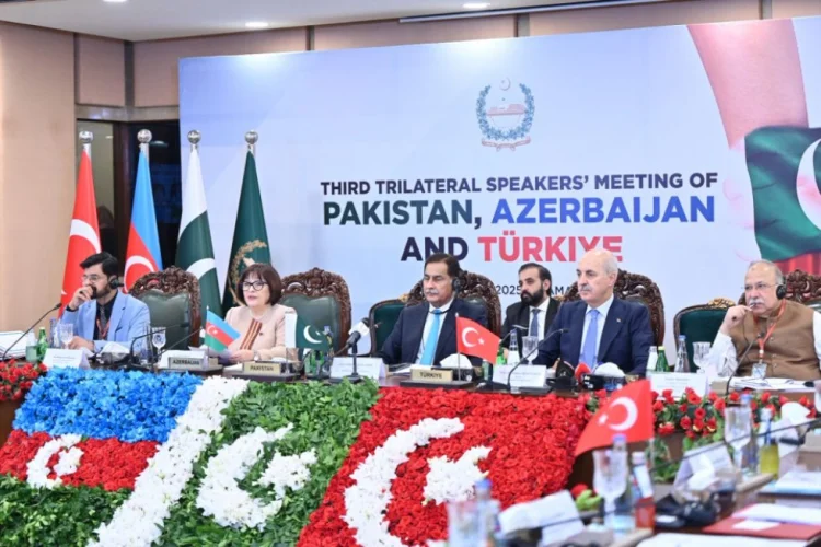 İslamabadda üçtərəfli görüş keçirilir