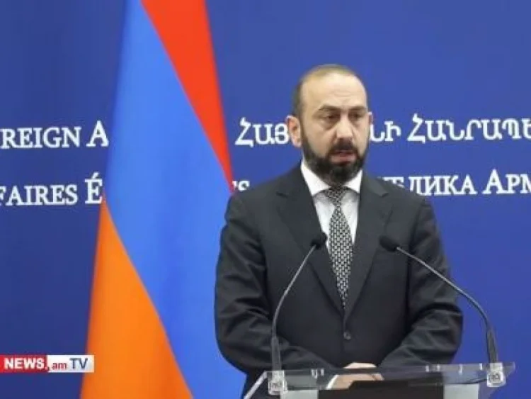 İrəvan Konstitusiyanın dəyişdirilməsi tələbini qəbul etmir