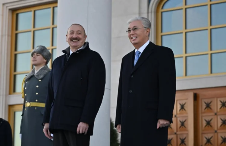 Prezident Əliyevin Qazaxıstana rəsmi səfəri başladı