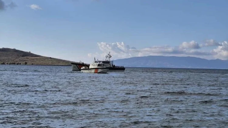 Türkiyədə qaçaq miqrantları daşıyan qayıq batıb: 14 ölü