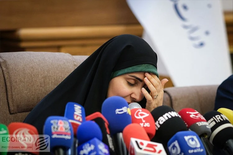 İranda nazir Fərzanə Sadiq xəstəxanaya yerləşdirilib