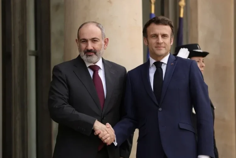 Nikol Paşinyan Fransaya 2 günlük səfərə yollanıb