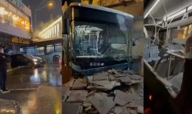 Bakıda avtobus bir neçə maşını əzib gül dükanına çırpıldı