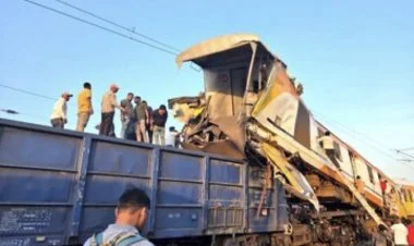 Hindistanda 2 qatar toqquşub, 11 ölü, 20 yaralı FOTO