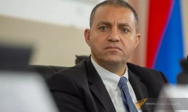 Ermənistanın sabiq iqtisadiyyat naziri saxlanılıb