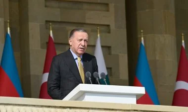 Ərdoğan Bakıdakı paradda Məmməd Arazın şeirini səsləndirib