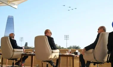 Təyyarə qəzası, terror aktları və Bakıdakı parad