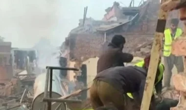 Pakistanda fabrikdə partlayış: 15 ölü