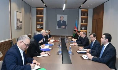 C.Bayramov İran xarici işlər nazirinin müavini ilə görüşüb