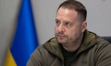 Zelenskinin Ofisinin rəhbəri Andriy Yermak cəbhəyə gedib