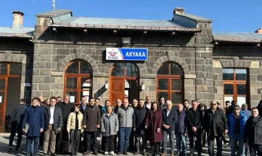 Qars-Gümrü dəmir yolunun bərpası müzakirə edilir