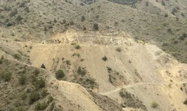 Ermənistan Zəngəzur dəhlizində yeni avtomobil yolu tikir