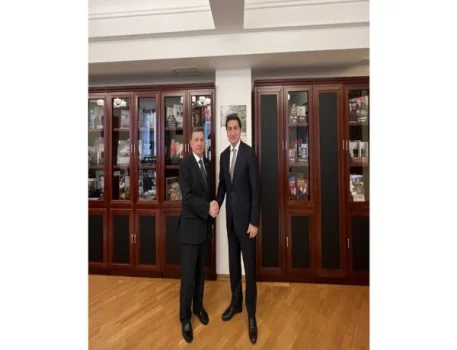 Hikmət Hacıyev Türkmənistan səfiri ilə görüşüb