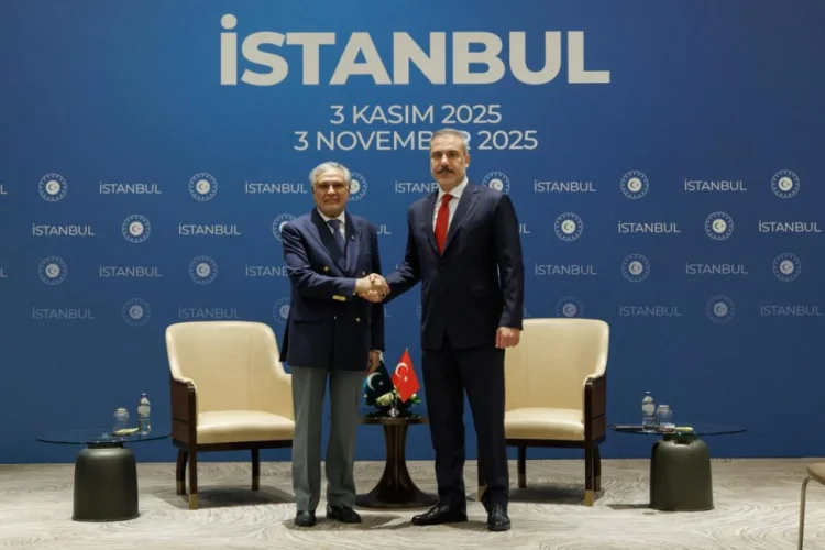 Türkiyə və Pakistan XİN başçıları görüşüb