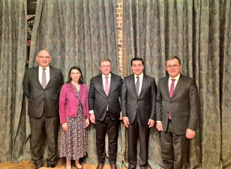 Bakıda Azərbaycan və Fransa diplomatları görüşüb