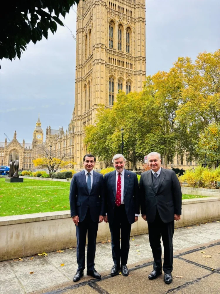 Hikmət Hacıyev Londonda Lord Con Alderdas ilə görüşüb