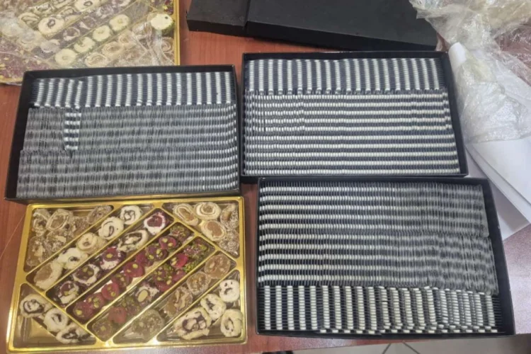 Şirniyyat qutularında gizlədilən dərmanlar aşkar edilib