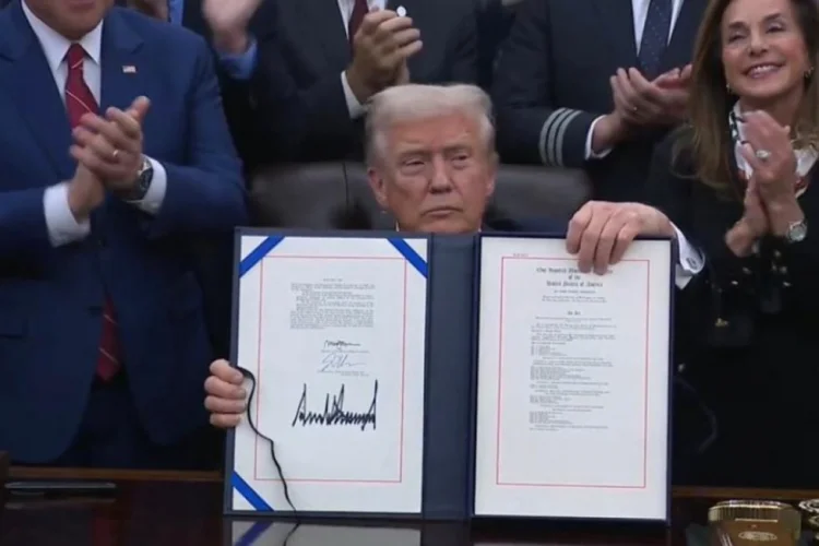 ABŞ-da 43 gün davam edən hökümətin şatdaunu nəhayət ki bitdi