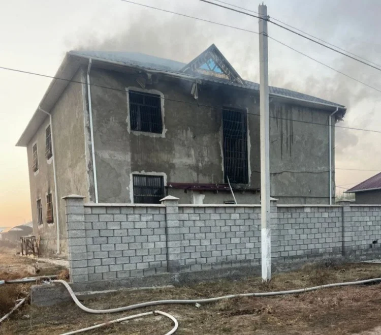 Qazaxıstanda faciə: 9-u uşaq olmaqla 12 nəfər yanğında ölüb