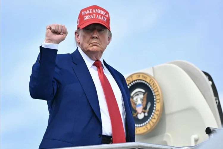 Trampın reytinqi ABŞ-da ən aşağı səviyyəyə düşüb FOTO