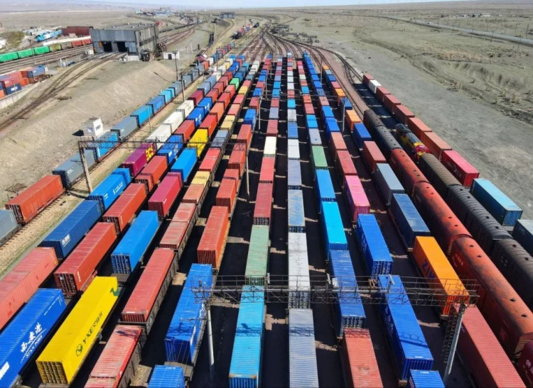 Çin Azərbaycan-Qazaxıstan-Gürcüstan dəmir yoluna qoşulub