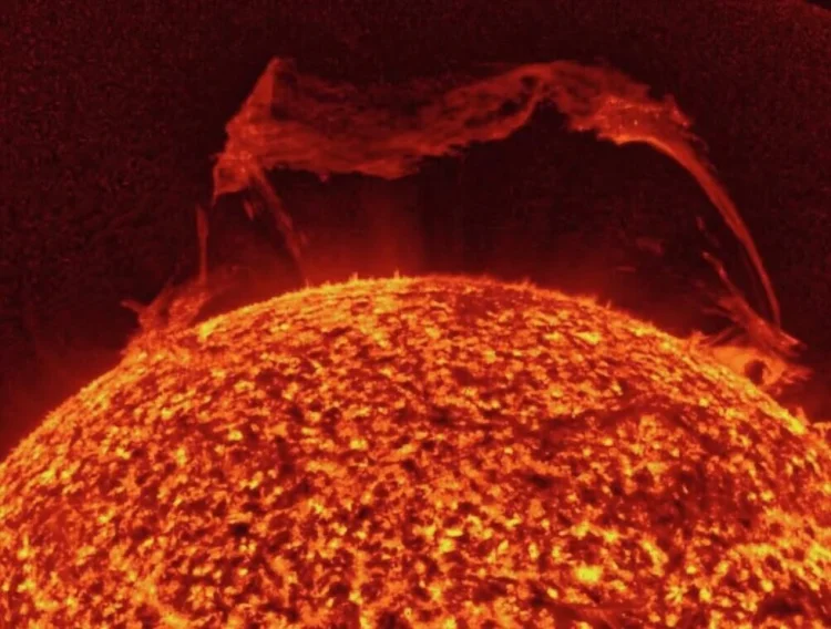 Günəşdə Yer kürəsindən 80 dəfə iri püskürtü müşahidə olunub