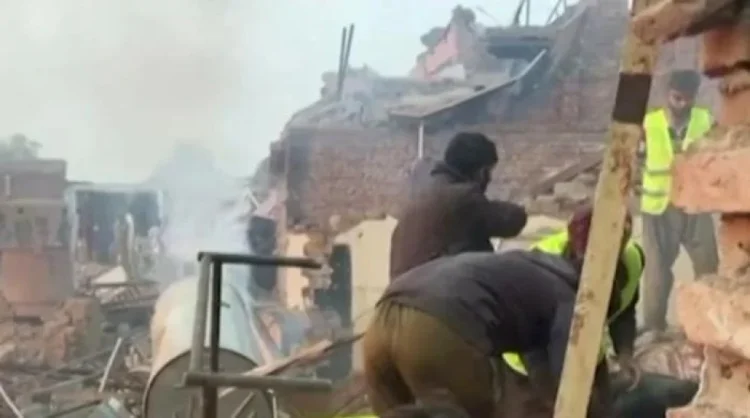 Pakistanda fabrikdə partlayış: 15 ölü