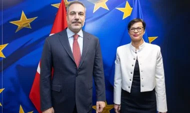 Aİ məmurları Fidanla İrəvan-Bakı sülh sazişini müzakirə edib