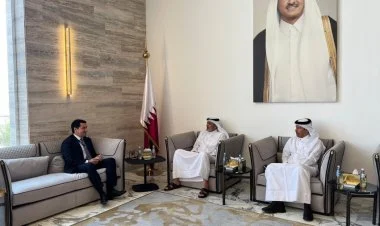 Hikmət Hacıyev Qətərdə görüşlər keçirir