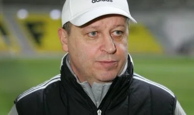 “Neftçi”nin yeni baş məşqçisi Yuri Vernidub Bakıya gəlib