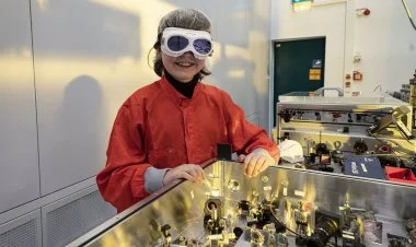 15 yaşlı Loran Simons kvant fizikası üzrə doktor oldu