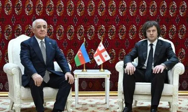 Əli Əsədov Aşqabadda Gürcüstanın Baş naziri ilə görüşüb