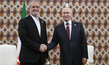 Pezeşkian Putinlə görüşüb FOTO