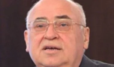 Sabiq dövlət müşaviri Vahid Axundov vəfat edib