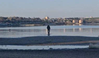 Mərmərə dənizi qəfildən sahildən təxminən 20 m geri çəkilib